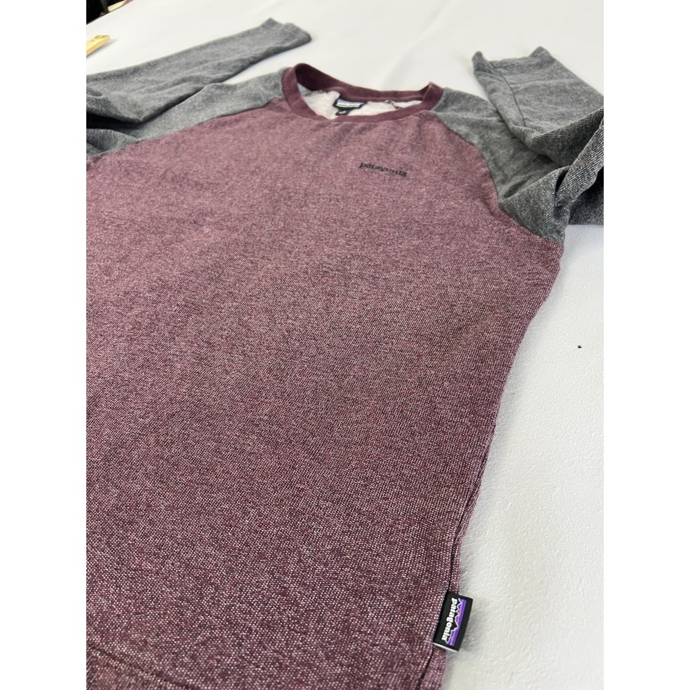 PATAGONIA ORGANIC COTTON P-6 LOGO CREWNECK SHIRT GRAY RED MULTI MENS MEDIUM‎ EUC - Picture 5 of 9